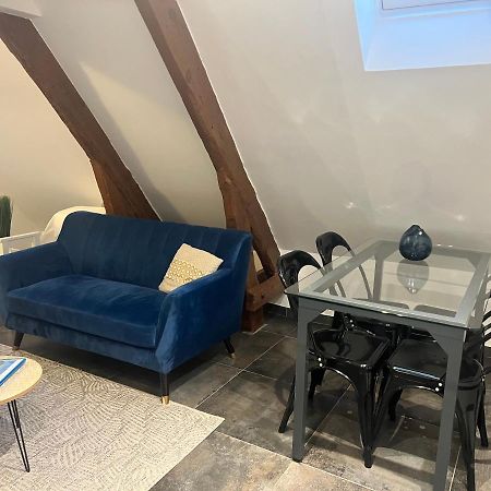 Les Suites Du Colonel Βαν Εξωτερικό φωτογραφία