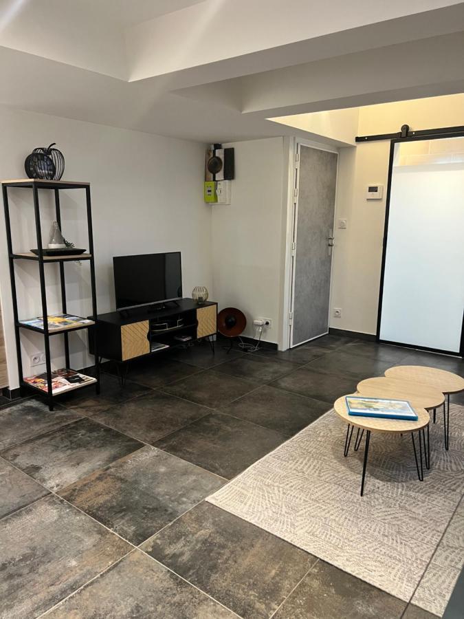 Les Suites Du Colonel Βαν Εξωτερικό φωτογραφία